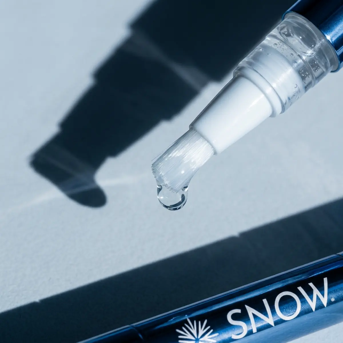 Overnight Teeth Whitening Pen, close-up of the applicator tip